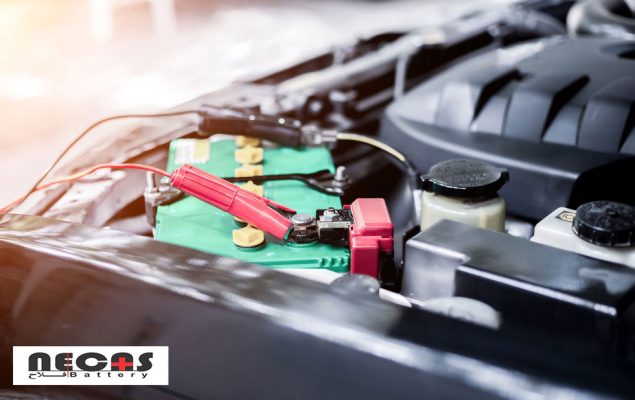 استارت نخوردن خودرو: اگر هنگام استارت زدن، صدای تق تق ضعیفی می‌شنوید یا موتور به سختی می‌چرخد، احتمال خرابی باتری وجود دارد.